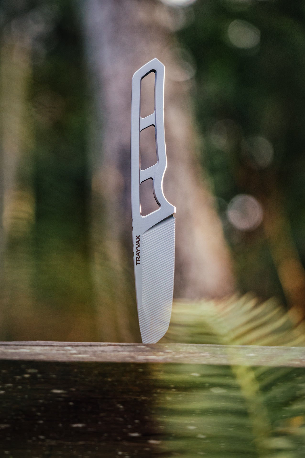 What Are Some Pros and Cons of a Pocket Knife?